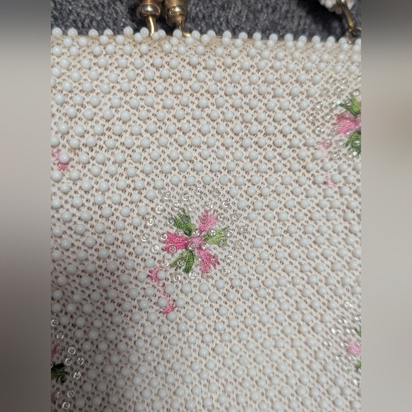 Women's Vintage Beaded Embroidered Flower Handbag - Picture 5 of 6